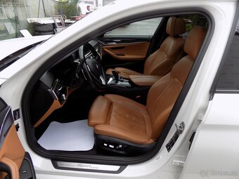 BMW Řada 5 540i/xDrive/Full LED/Softclose - 11