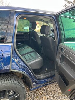 VW Touareg 3.0 TDI V6 176 kW, top stav, bez investic - 11