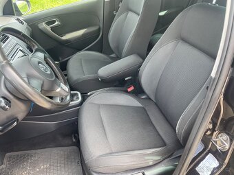VW Polo 1,2i benzin 51kw Xenony,vyhř.sedačky - 11