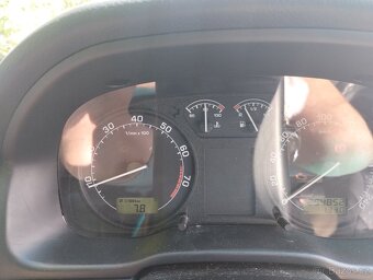 Škoda Octavia 2,0i combi - 11
