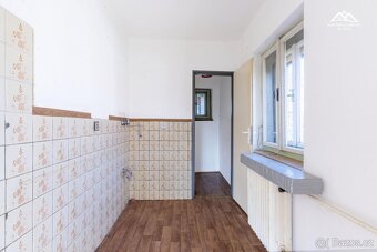 Prodej rodinného domu, 651 m2, Rušinov - 11