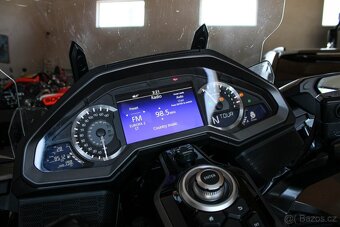 Honda GL 1800 GOLDWING - 11