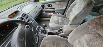 Renault Laguna - 11