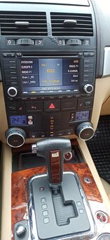 Volkswagen Touareg 2,5 TDI,tažné,klima,automat - 11