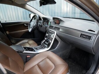 VOLVO XC70 2.4D AWD PREMIUM - 11