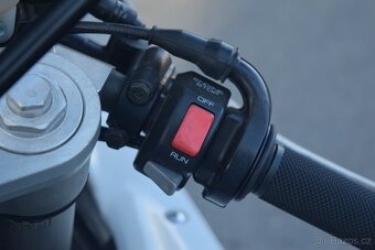 Yamaha FZR1000Yamaha FZR1000 - 11