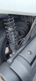 Kymco Xciting 300i R Skútr - 11