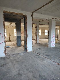 Pronájem skladových prostor, parkovacích stání - 11