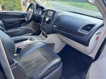 Chrysler Lancia Voyager 3,6 Gold DVD LPG 2014 - 11