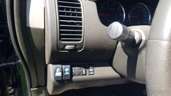 Nissan Pathfinder 2,5dci rv.2006 - 11