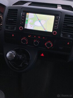 VW Multivan T5 2.0 TDI 103kW BICOLOR CarPlay,7 MÍST,MLHOVKY - 11
