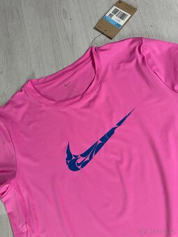Nový komplet legín s tričkem NIKE - 11