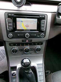 Passat Combi 2,0TDi Comfortline,NAVI, AUT.KLIMA - 11