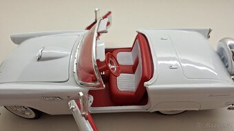 1:18 FORD THUNDERBIRD - 11