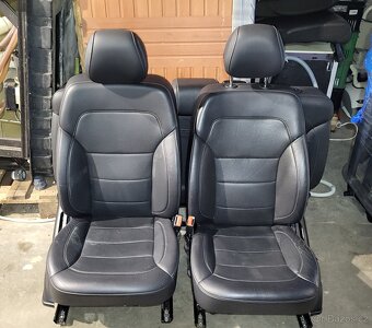 Mercedes GLE sedacky - 11