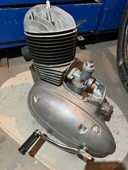 Jawa 250 Kývačka - 11