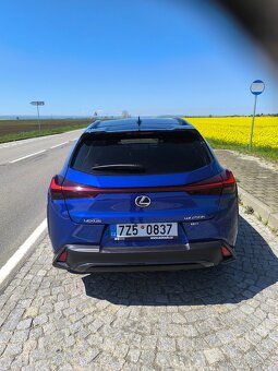 Lexus UX 250H výbava F sport design plus bitone - 11