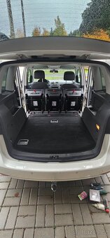 Volkswagen Touran 1.6 TDI 77 KW - 11