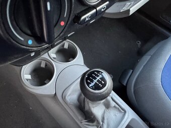 VW New Beetle - 11