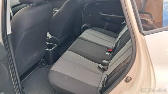 Kia Venga, 1.4i / najeto 92 000km ČR - 11