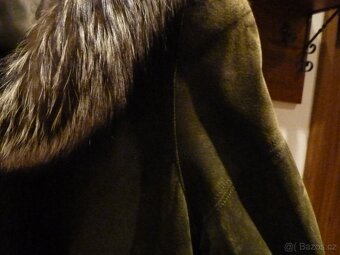 Kožený dámský kabát s pravým liščím límcem. Vel. 40-44. - 11