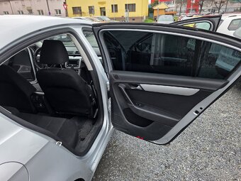 Volkswagen Passat 2.0 TDI 103KW - 11