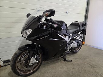 Honda VFR 800 VTEC - 11