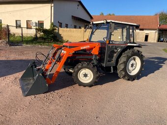 Malotraktor Kubota GL 29 s kabinou a čelním nakladačem - 11