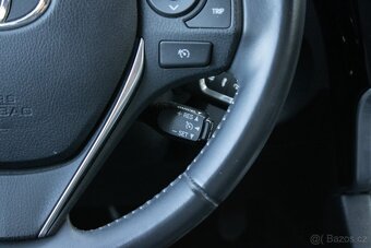 Toyota Auris Touring Sports - 11