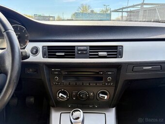 BMW 320i combi 125kw - 11