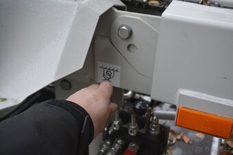 Štípací poloautomat se zvedacím stolem - SPZ - 400V / benzín - 11