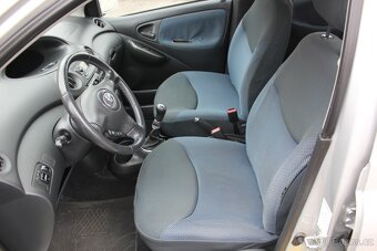 Toyota Yaris 1.0 VVT-i, KLIMA, bez koroze - 11