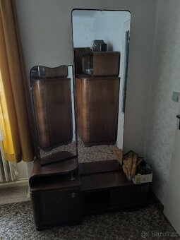 Ložnice, noční stolky, manželská postel - 11