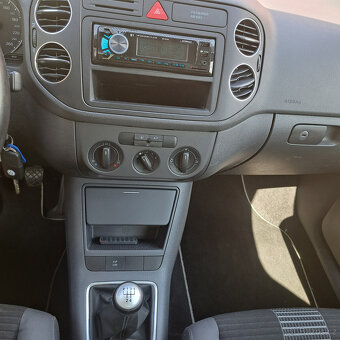 VW GOLF PLUS 1.6i 75kW JEN 138tis km - 11