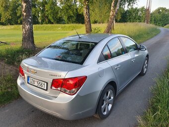Chevrolet Cruze 1.8 benzín  r.v.2009 Naj.162 350Km - 11