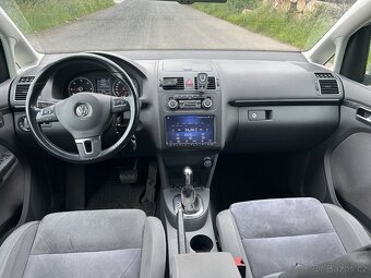 Volkswagen Touran - 11