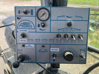 Tažený postřikovač Křemže 3000L - 11