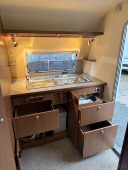 Bürstner Averso Plus 410 ~ Sklopná postel - 11