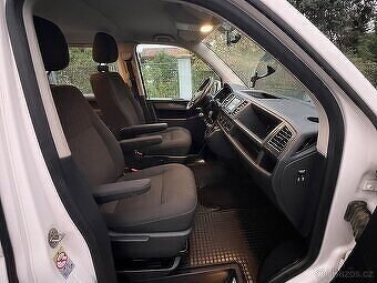 Volkswagen Caravelle 2.0 TDI - 11