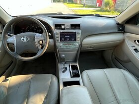 Toyota Camry 2.4 HYBRID - 11