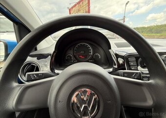 Volkswagen Up 1,0 i KLIMA VÝHŘEV +SADA KOLA benzín manuál - 11