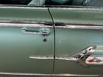 1960 Chevrolet Impala Sportcoupe - 11