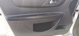 Citroen C4 1.4 i klimatizace - 11