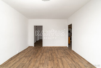 Prodej dr. bytu 3+1, ulice Gen. Janka, Mariánské hory - 11