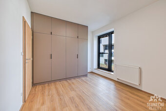 Pronájem bytu 2+kk s vyhrazeným parkovacím stáním, 57 m², Uh - 11