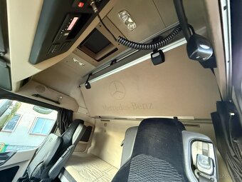 Mercedes-Benz Actros 1848 LowDeck Gigaspace - 11