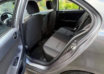 Mitsubishi Lancer 1,8i Pravidelný servis 1 Majit benzín - 11