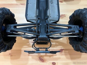Traxxas Summit 1:8 Modrý TITAN 775 - 11