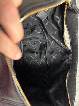 Michael Kors Sienna Černá kožená kabelka - 11