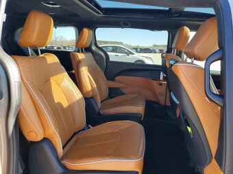 CHRYSLER PACIFICA HYBRID PINNACLE 2023 - 11